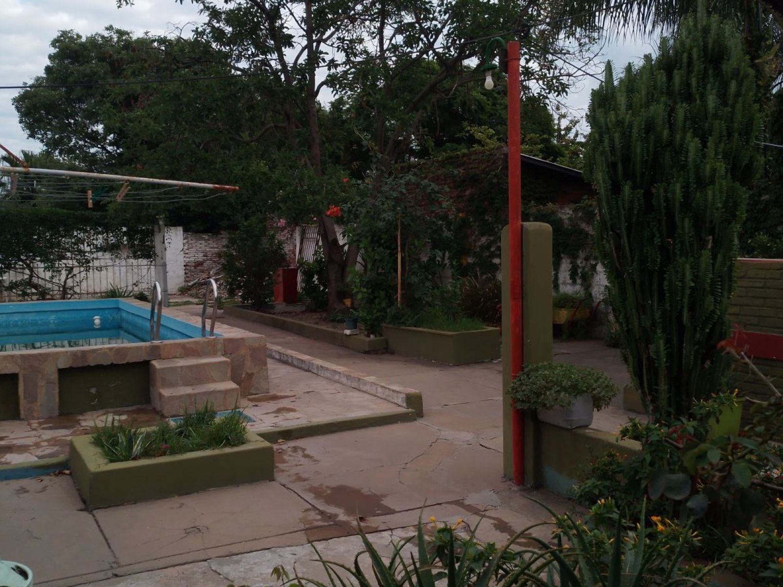 Casa en San Lorenzo, pileta, garaje, amplio patio