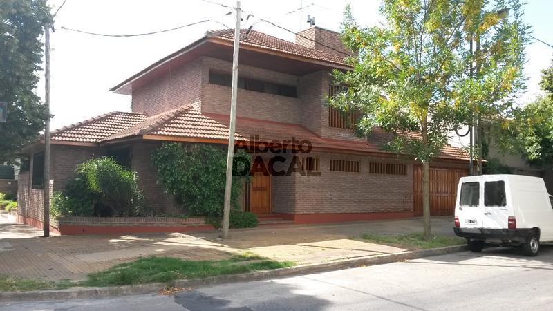 Casa en Venta en 34 esq. 2 La Plata - Alberto Dacal Propiedades