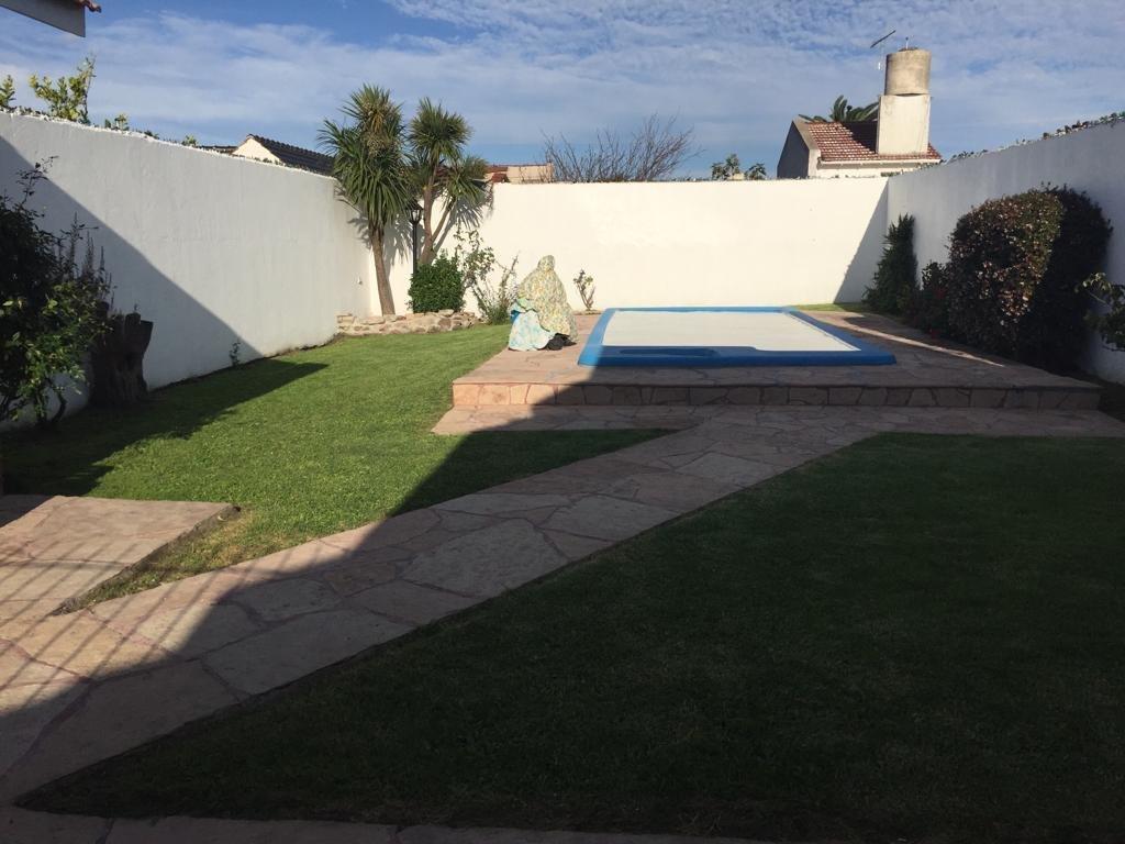 Venta Chalet en Punta Mogotes ! Lote 10x43 Con jardín y piscina!