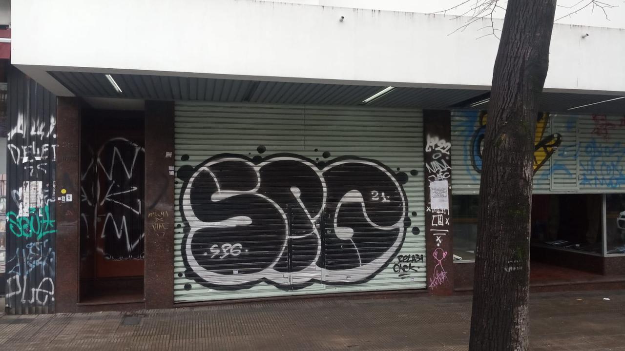 Local en alquiler en La Plata Av. 7 e/ 56 y 57 - Dacal Bienes Raíces