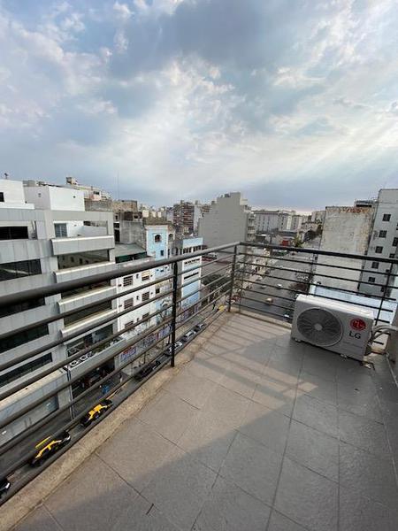 Departamento Monoambiente con Balcón aterrazado piso alto