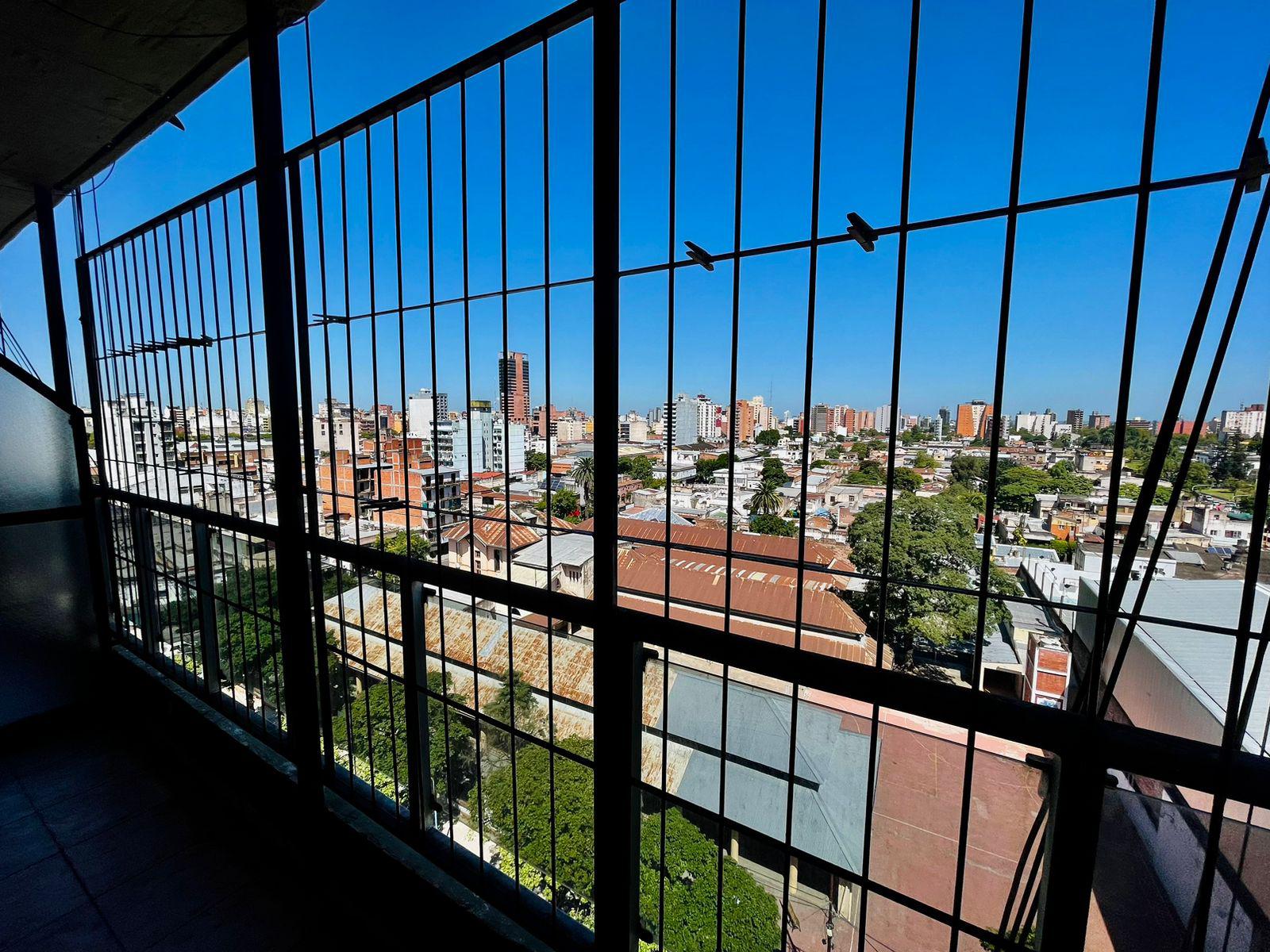 Departamento de 40 m2, contrafrente, balcón con excelente vista