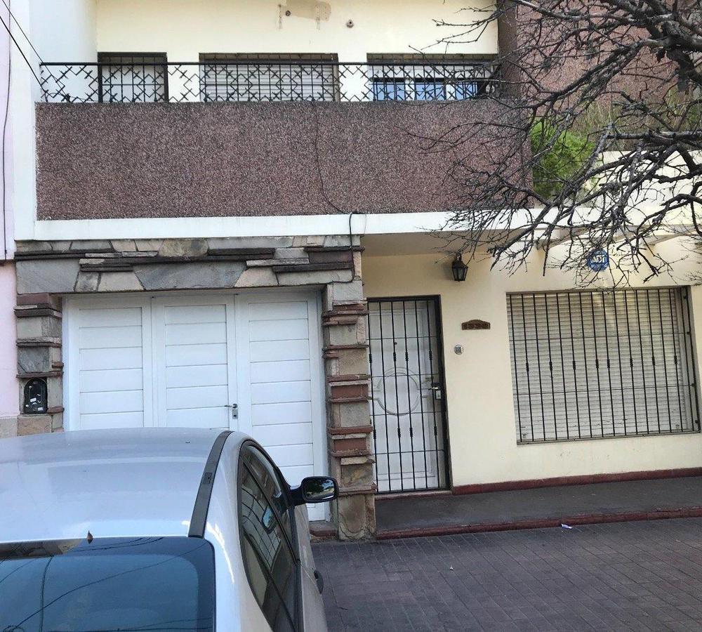 Casa en venta en corazón de barrio General Paz