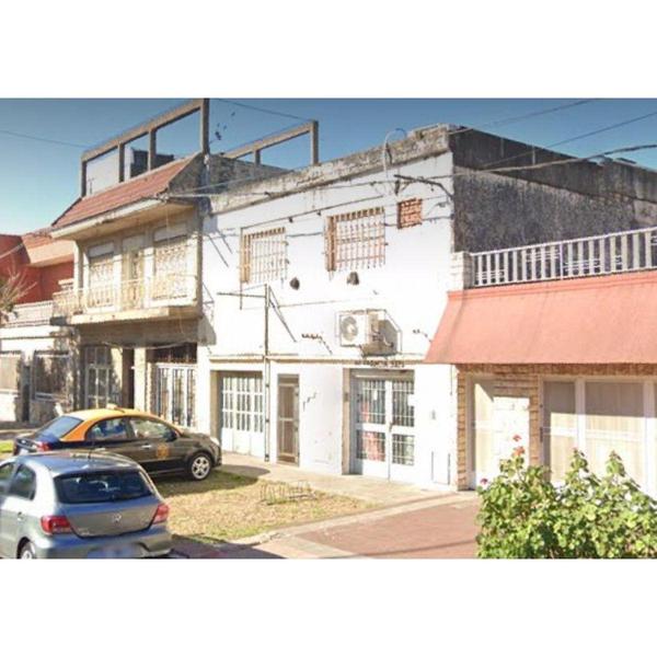 Venta  Casa de 3 dormitorios con local en planta baja - Barrio Parque, Rosario