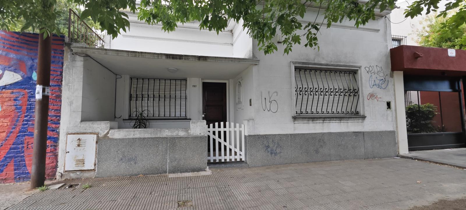 Venta casa a refaccionar - 7 e/ 524 y 525 - Tolosa, La Plata