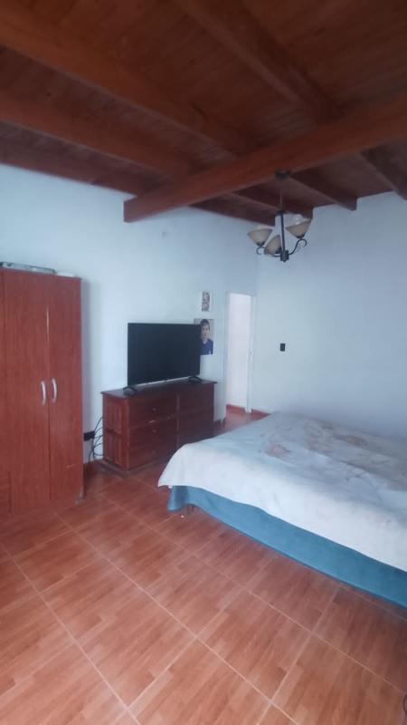 Casa en venta - 4 Dormitorios 2 Baños - 150Mts2 - Liniers