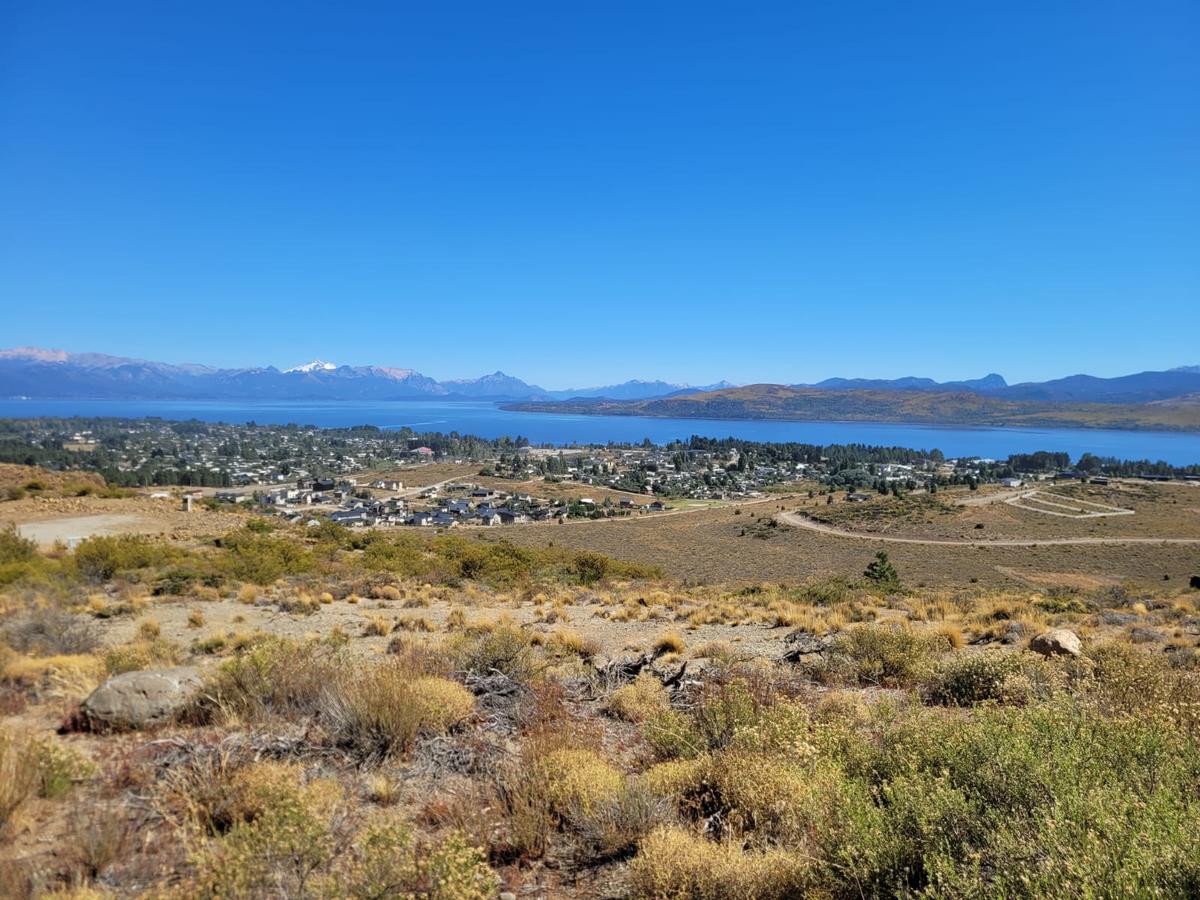 Terreno con excelente vista al lago - Barrancas de Dina Huapi
