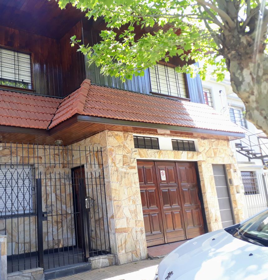 Casa 5 ambientes en venta en  Quilmes Oeste