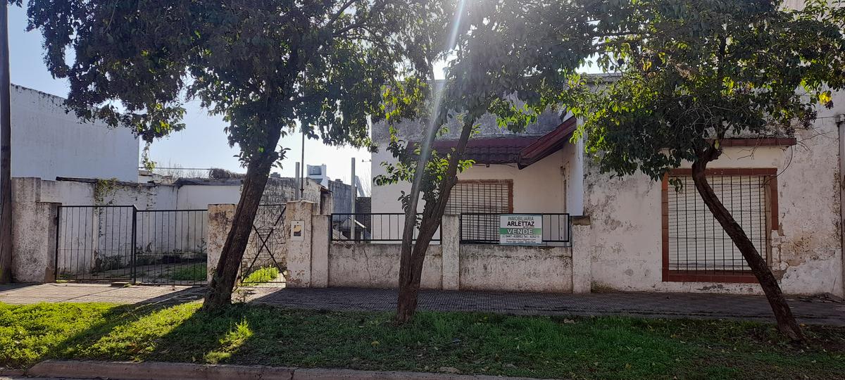 Casa, ubicada en 9 de Julio entre Alberdi y Paso de los Andes- Colón, Entre Ríos