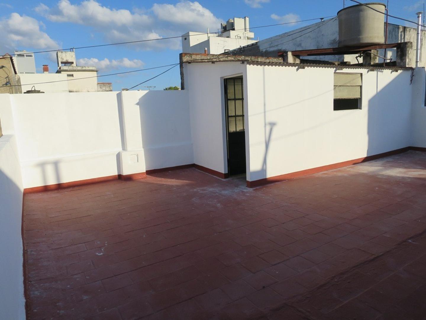 PH 5 ambientes con entrada independiente - terraza - cochera