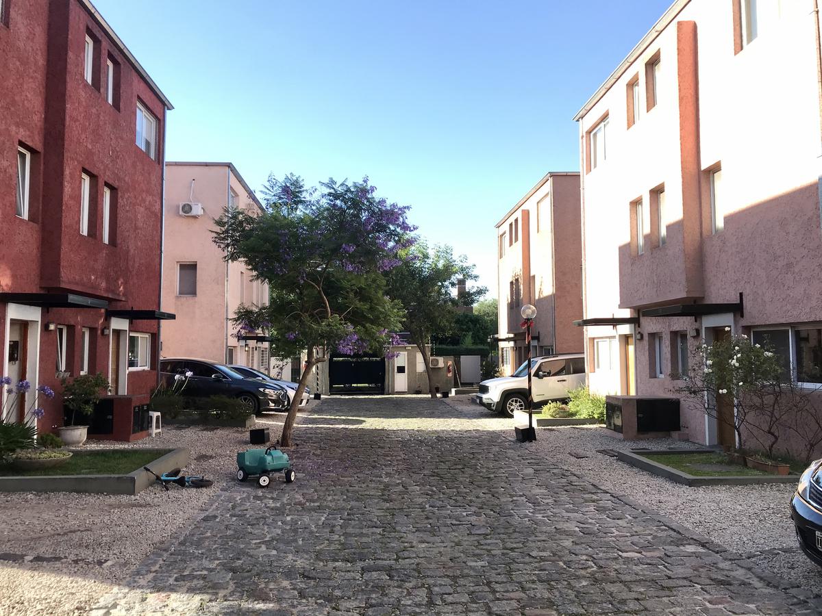 Casa en venta en Barrio Cerrado La Esquina, Lomas de San Isidro, 3 dormitorios, seguridad