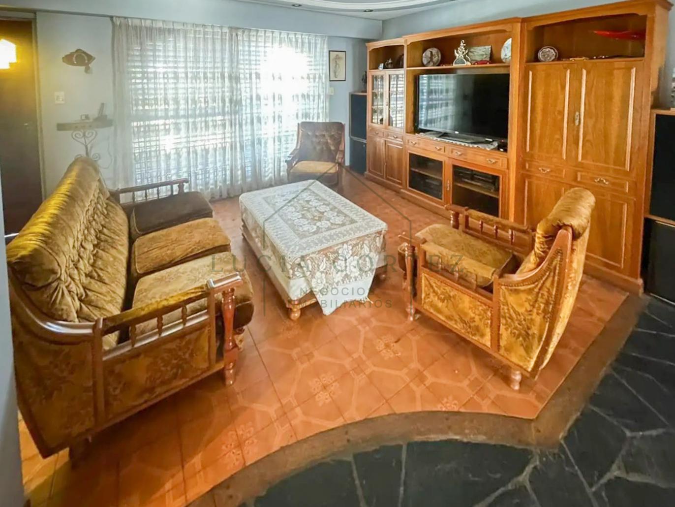 Casa en venta en Nuñez lote propio de 5 dormitorios