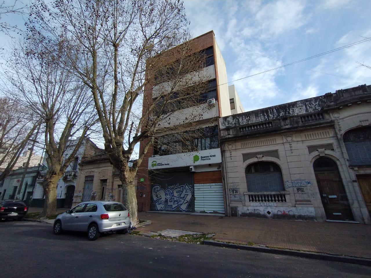 Edificio Comercial en venta en La Plata calle 8 e/ 42 y 43 - Dacal Bienes Raices