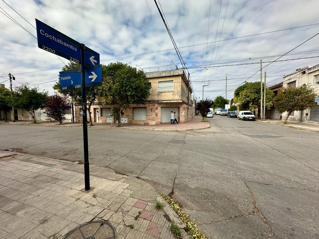 Terreno en barrio Pueyrredon Polonia (Cochabamba/ P. Luis Monti ) mts Bulnes