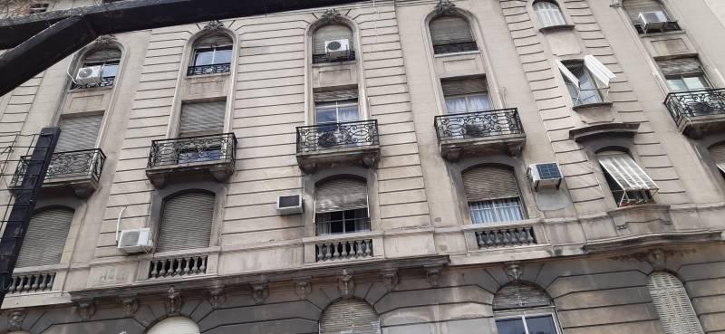 Tacuari - Av. Belgrano: Edificio frances, categoría, Living y Comedor, 3 Dormitorios, Balcón, Frente, Luz y Sol,