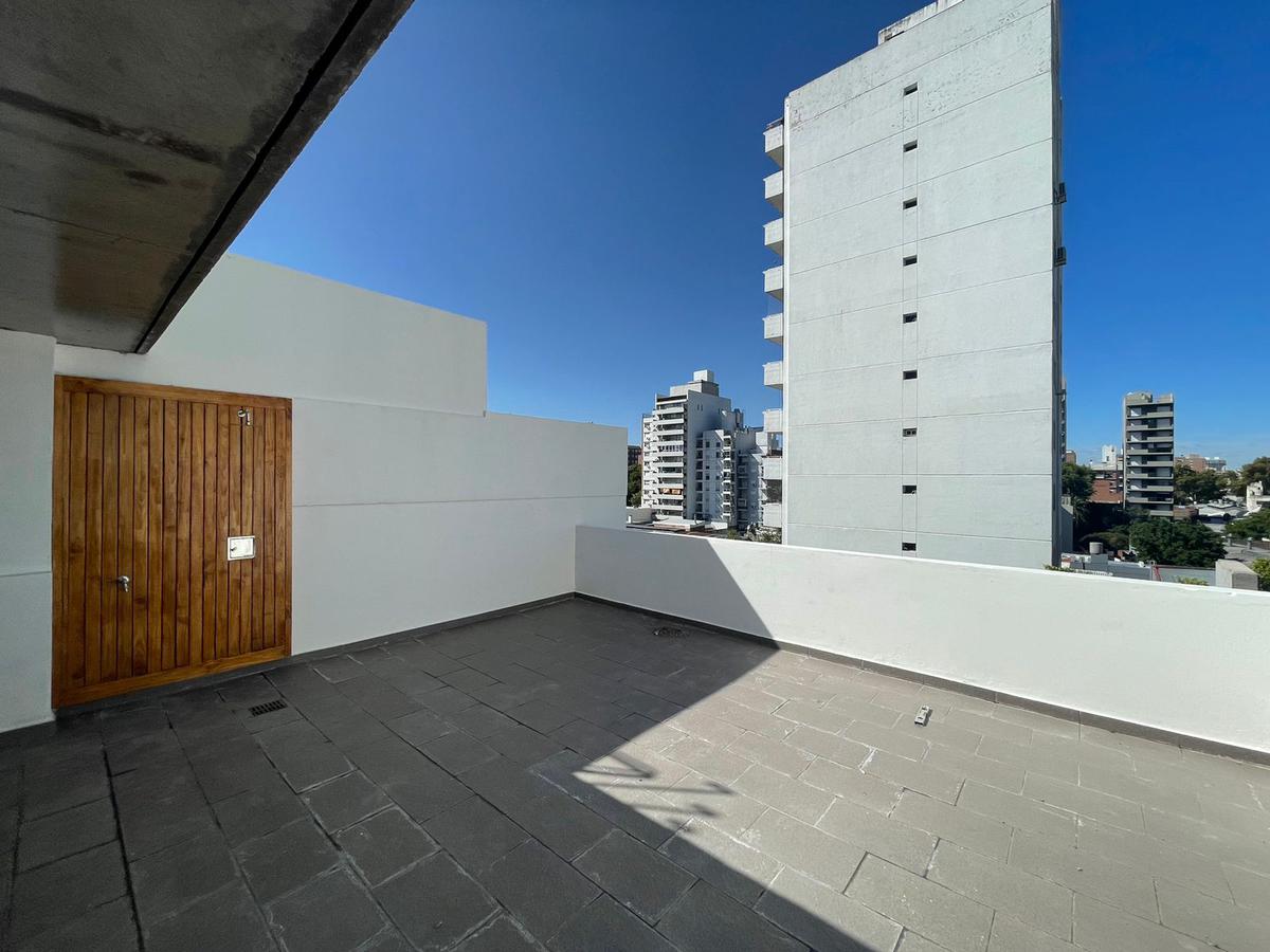 Venta  departamento con balcón terraza a estrenar zona UCA Rosario