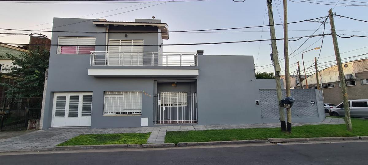 Casa 4 Amb. C/ Garage, Quincho y Pileta Climatizada - Ramos Mejia