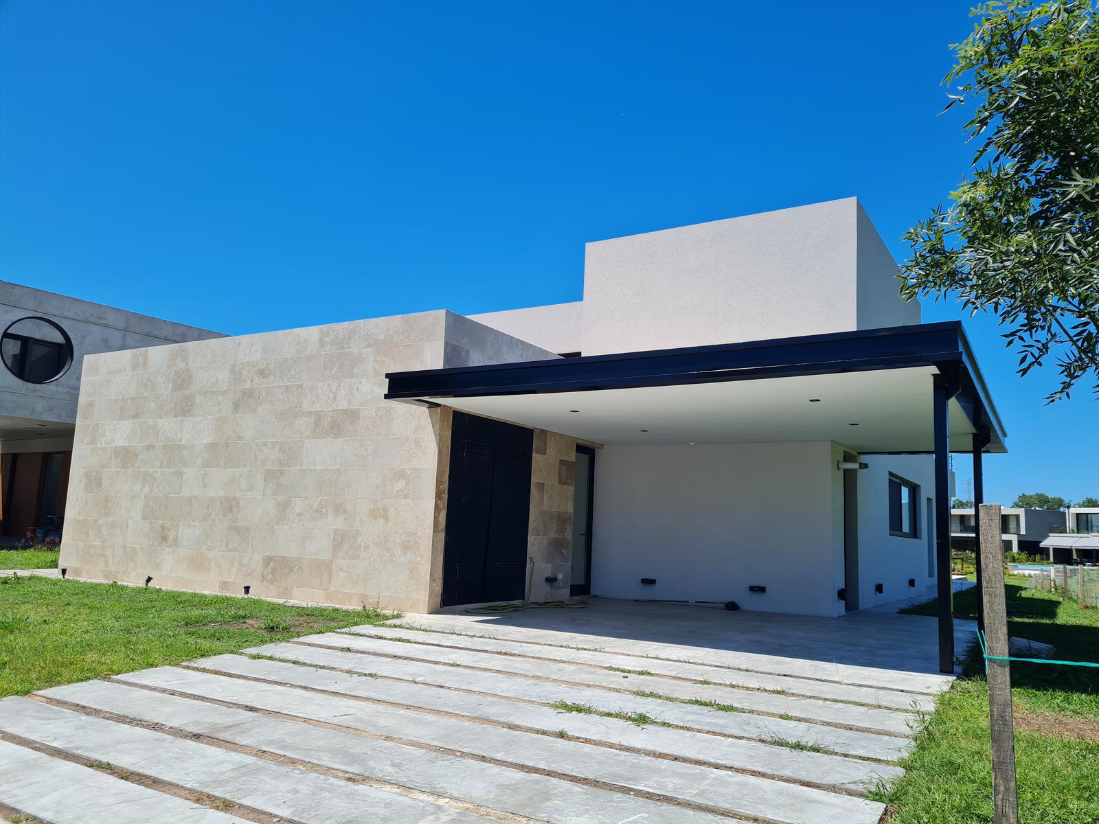 Moderna Casa en Venta/Alquiler en Virazon - Nordelta