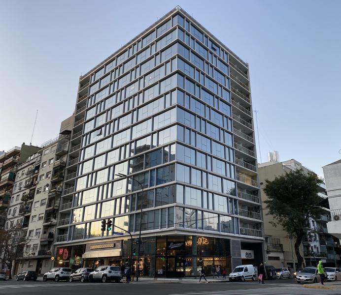 Libertador y Juramento Edificio AISENSON AAA  140 m2 con 2 cocheras Piso Alto Luminoso