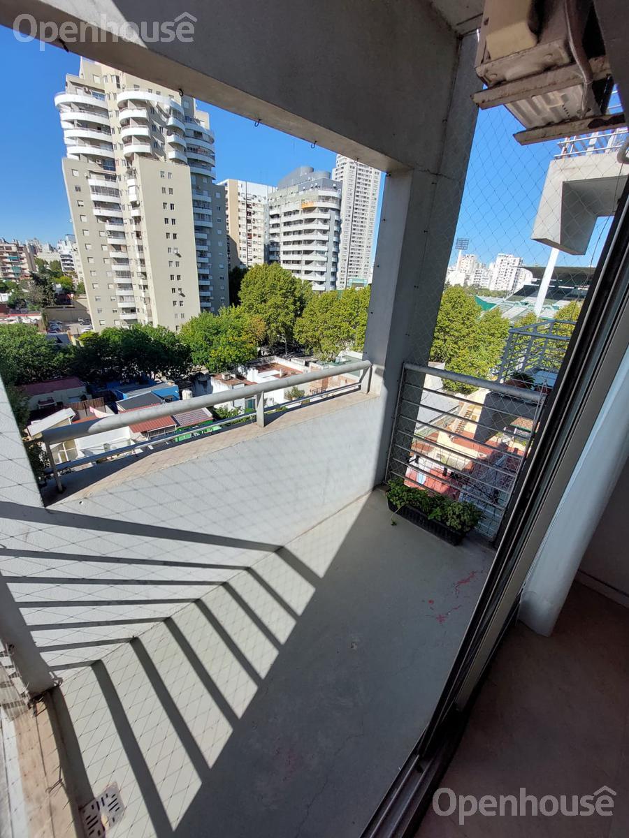 Alquiler departamento dos ambientes con balcón en Caballito