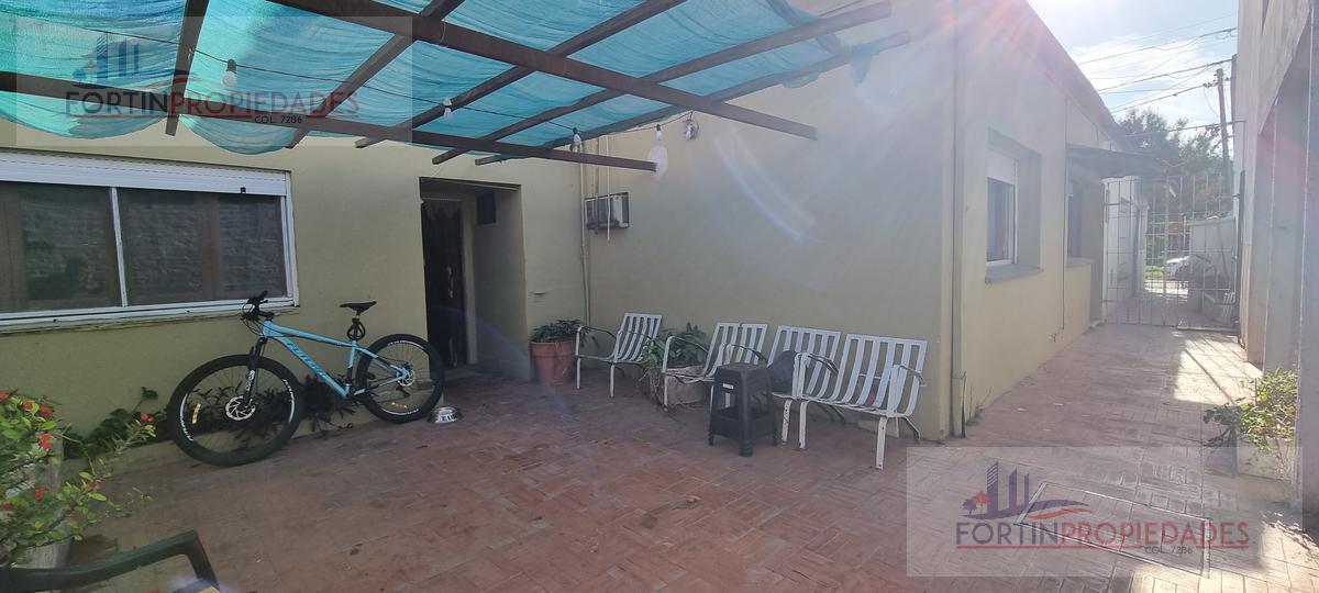 PH en  Venta 2 Habitaciones, Patio y quincho (Villa Elisa)