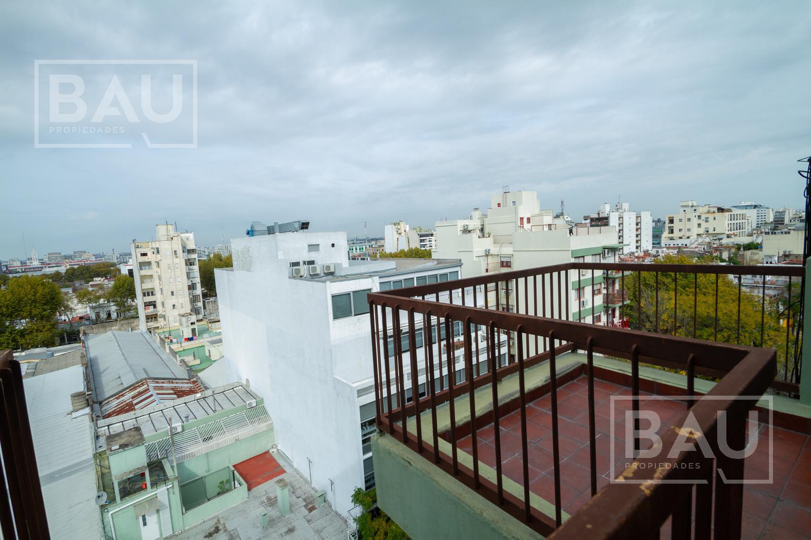 BAU PROPIEDADES: Impecable departamento de 2 ambientes con balcón terraza, Parque Patricios!